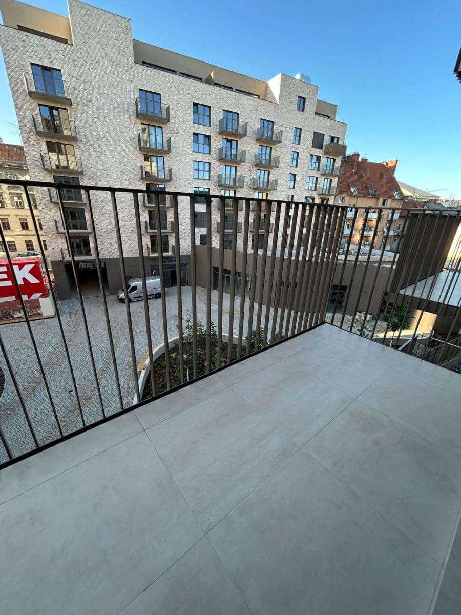 Prenájom bytu 1-izbový 41 m², Bratislavská, Brno, Jihomoravský kraj Prenájom bytu 1-izbový 41 m², Bratislavská, Brno, Jihomoravský kraj