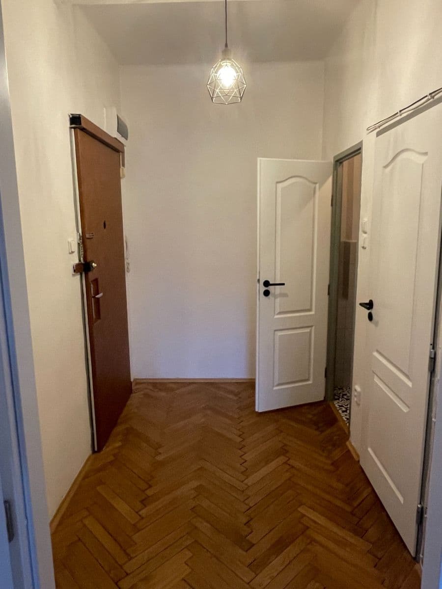 Prenájom bytu 2-izbový 45 m², Na Slupi, Praha, Praha Prenájom bytu 2-izbový 45 m², Na Slupi, Praha, Praha