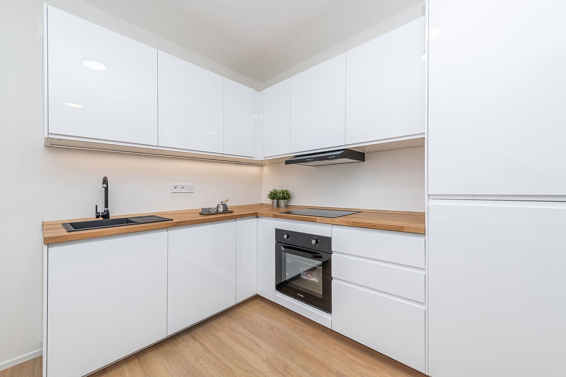 Predaj bytu 3-izbový 57 m², Počernická, Praha, Praha Predaj bytu 3-izbový 57 m², Počernická, Praha, Praha