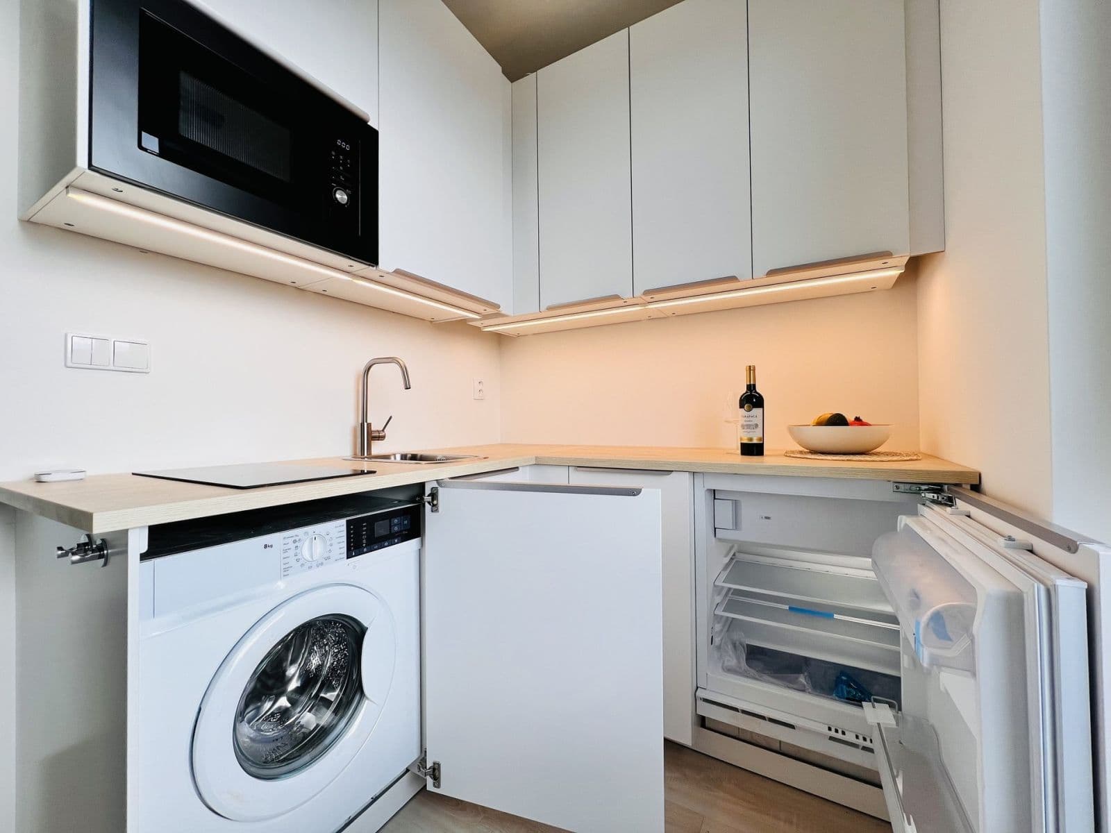 Prenájom bytu 1-izbový 27 m², Poděbradská, Praha, Praha Prenájom bytu 1-izbový 27 m², Poděbradská, Praha, Praha