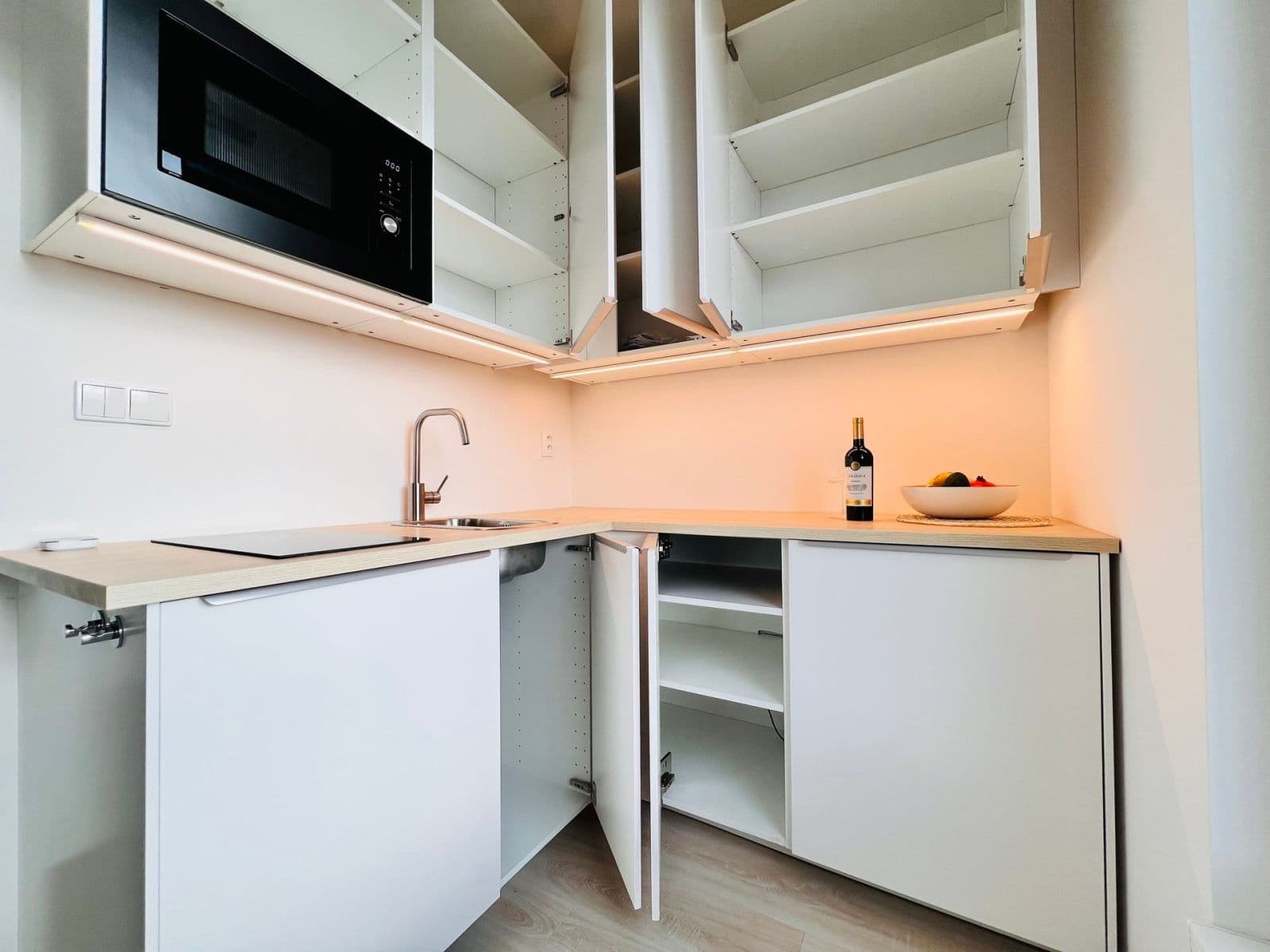 Prenájom bytu 1-izbový 27 m², Poděbradská, Praha, Praha Prenájom bytu 1-izbový 27 m², Poděbradská, Praha, Praha