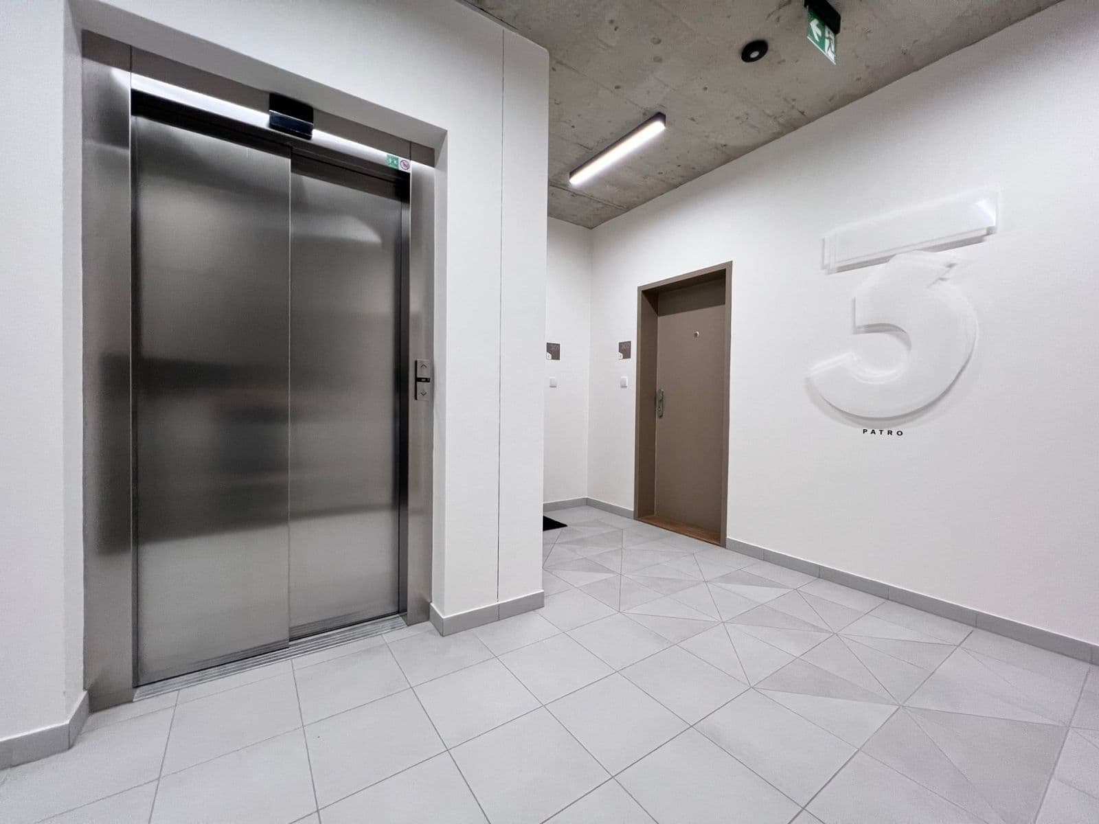 Prenájom bytu 1-izbový 27 m², Poděbradská, Praha, Praha Prenájom bytu 1-izbový 27 m², Poděbradská, Praha, Praha