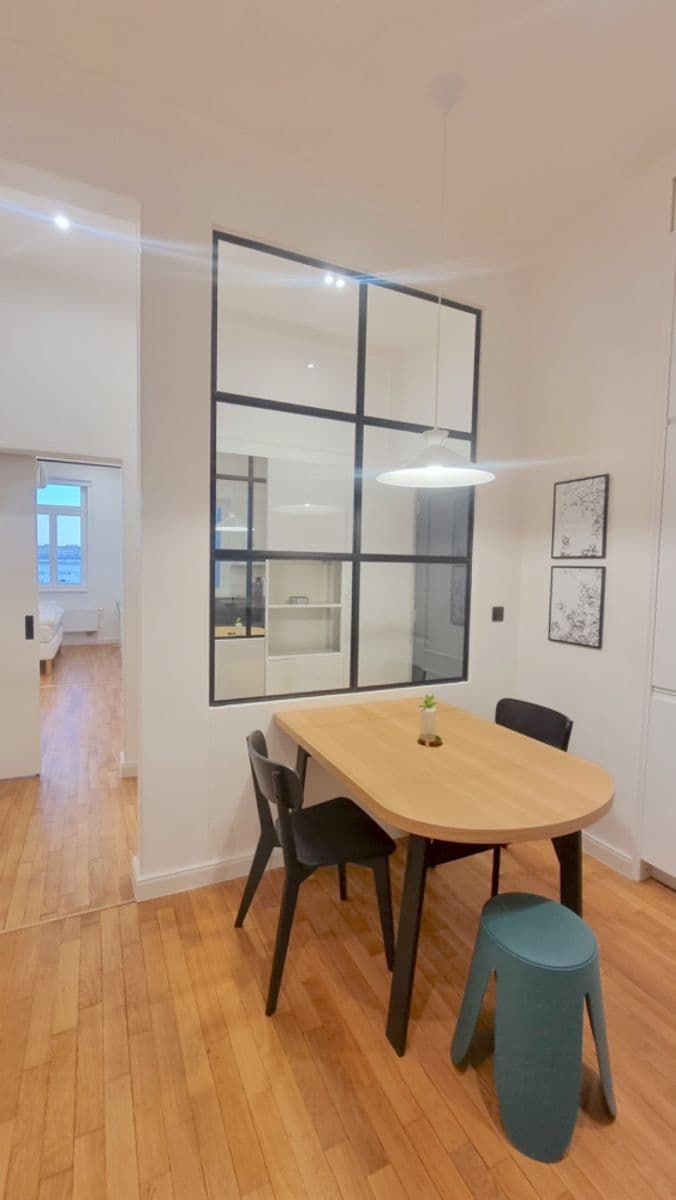 Prenájom bytu 2-izbový 42 m², Bořivojova, Praha, Praha Prenájom bytu 2-izbový 42 m², Bořivojova, Praha, Praha