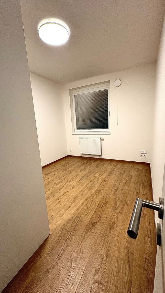 Prenájom bytu 2-izbový 45 m², Čakovická, Praha, Praha Prenájom bytu 2-izbový 45 m², Čakovická, Praha, Praha