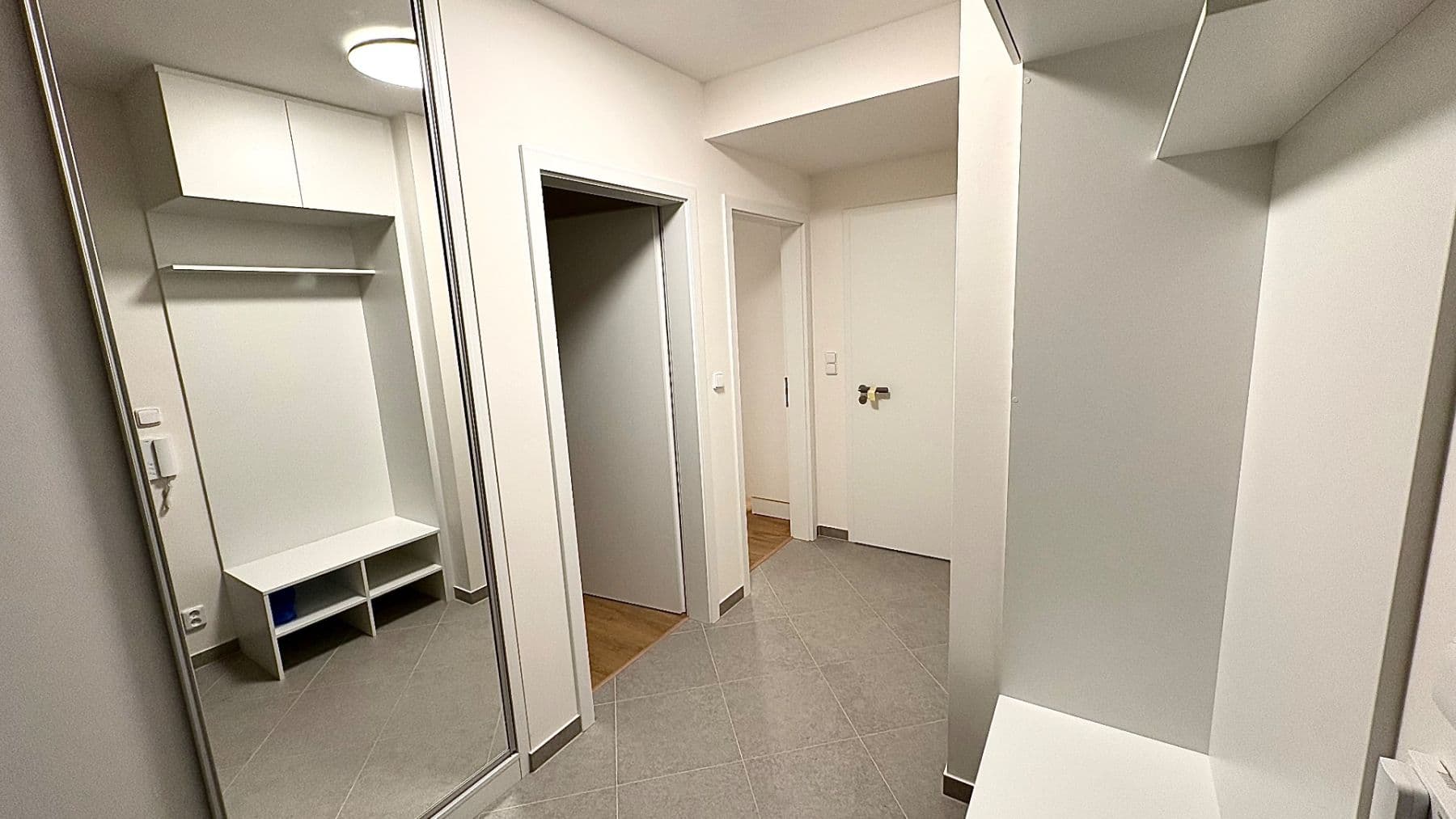 Prenájom bytu 2-izbový 45 m², Čakovická, Praha, Praha Prenájom bytu 2-izbový 45 m², Čakovická, Praha, Praha