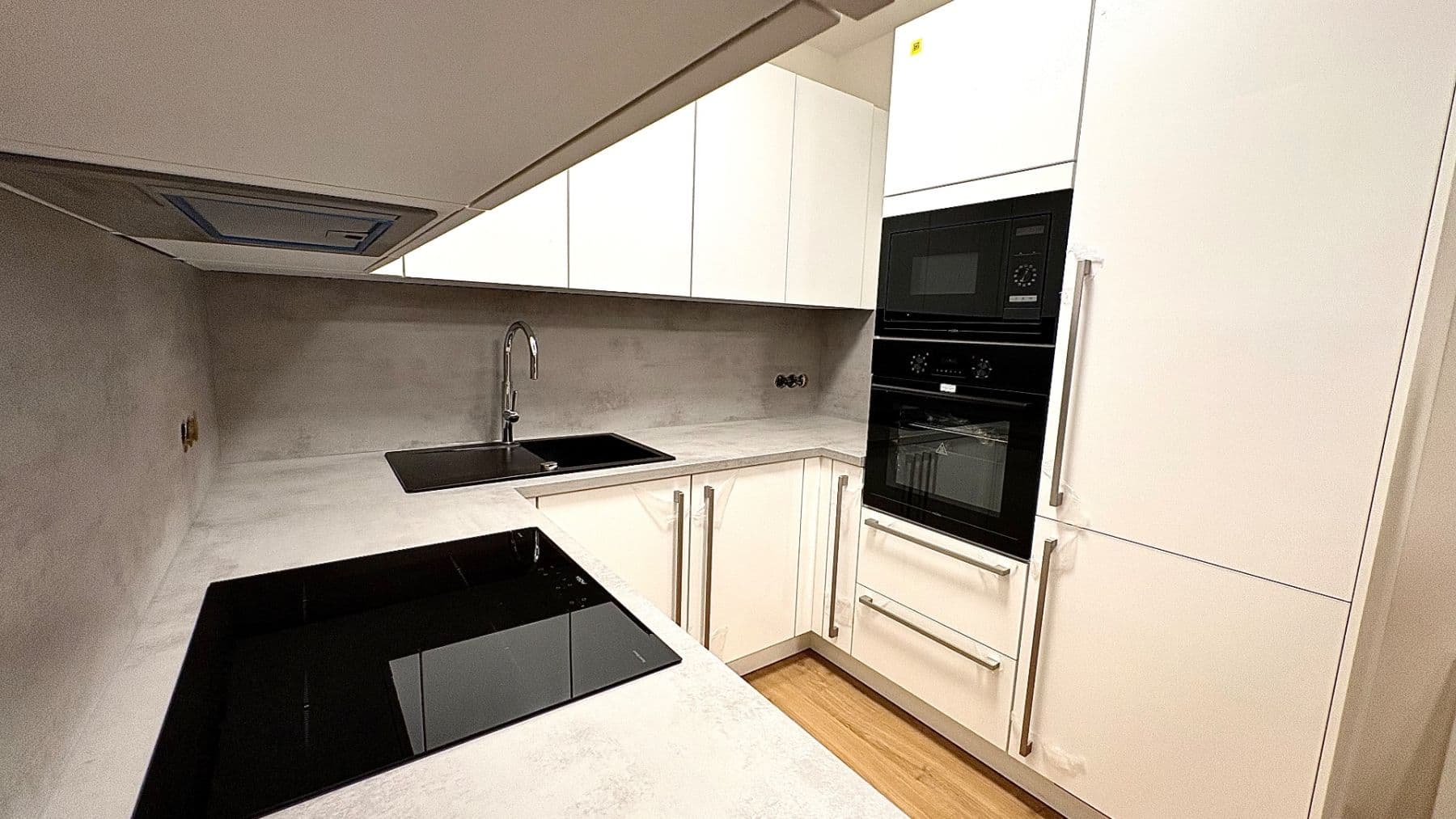 Prenájom bytu 2-izbový 55 m², Čakovická, Praha, Praha Prenájom bytu 2-izbový 55 m², Čakovická, Praha, Praha