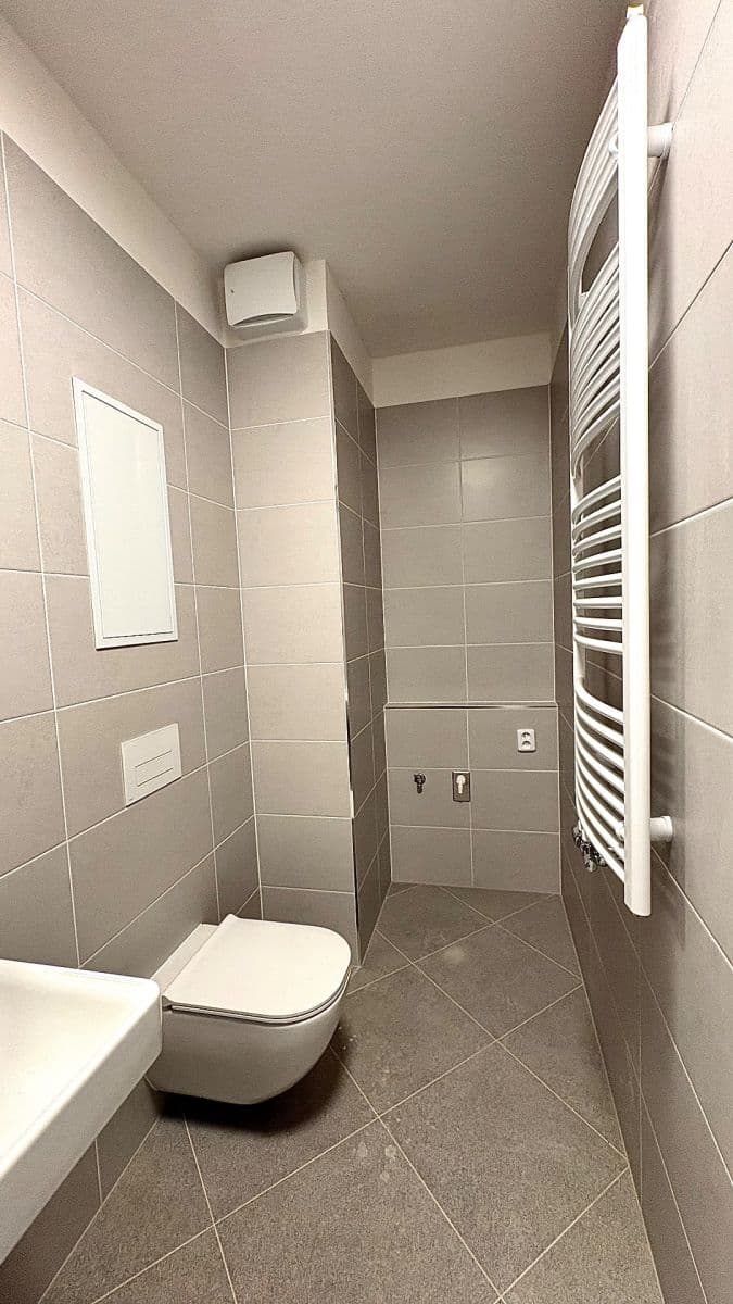 Prenájom bytu 2-izbový 55 m², Čakovická, Praha, Praha Prenájom bytu 2-izbový 55 m², Čakovická, Praha, Praha