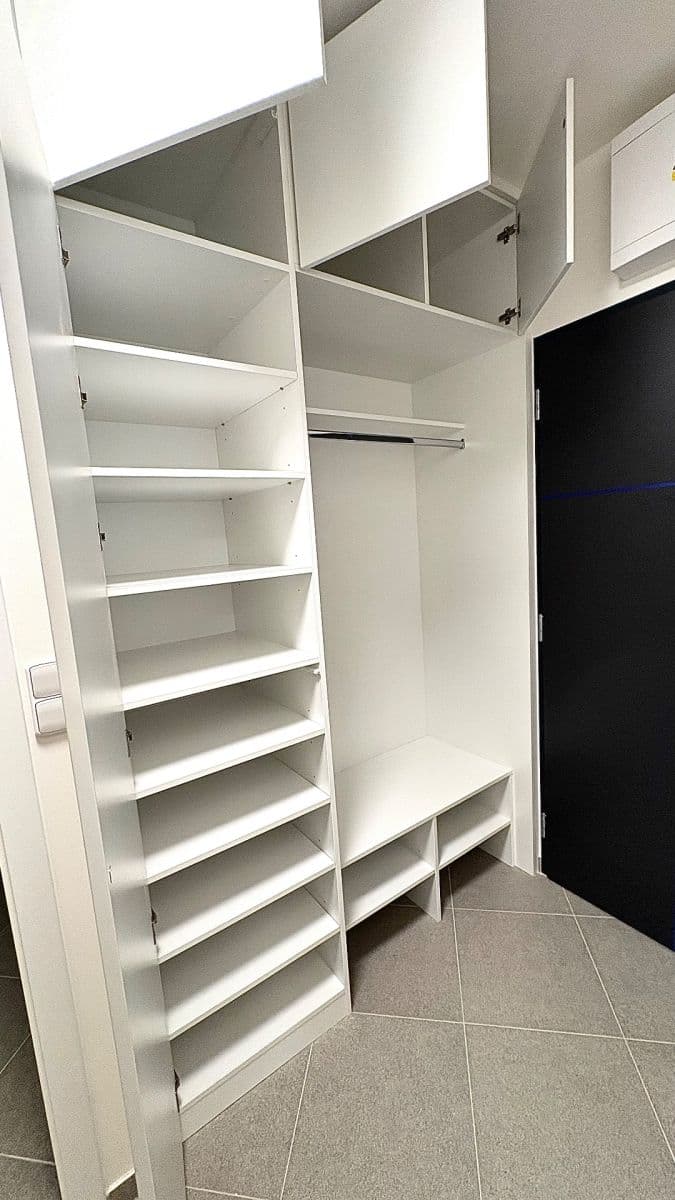 Prenájom bytu 2-izbový 55 m², Čakovická, Praha, Praha Prenájom bytu 2-izbový 55 m², Čakovická, Praha, Praha