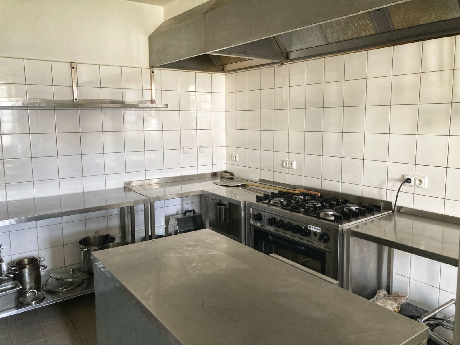 Prenájom nebytového priestoru 180 m², Koštice, Ústecký kraj Prenájom nebytového priestoru 180 m², Koštice, Ústecký kraj