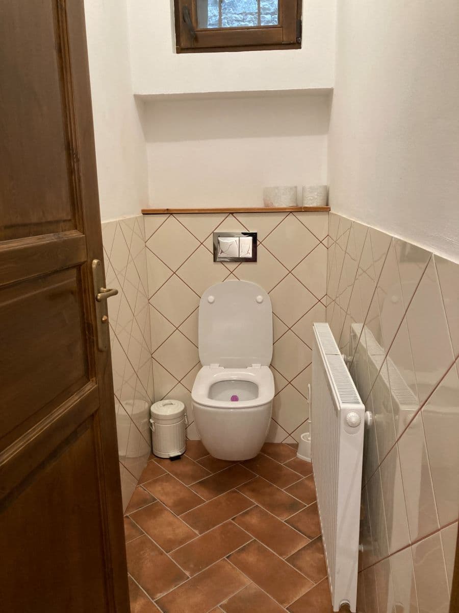 Prenájom nebytového priestoru 180 m², Koštice, Ústecký kraj Prenájom nebytového priestoru 180 m², Koštice, Ústecký kraj