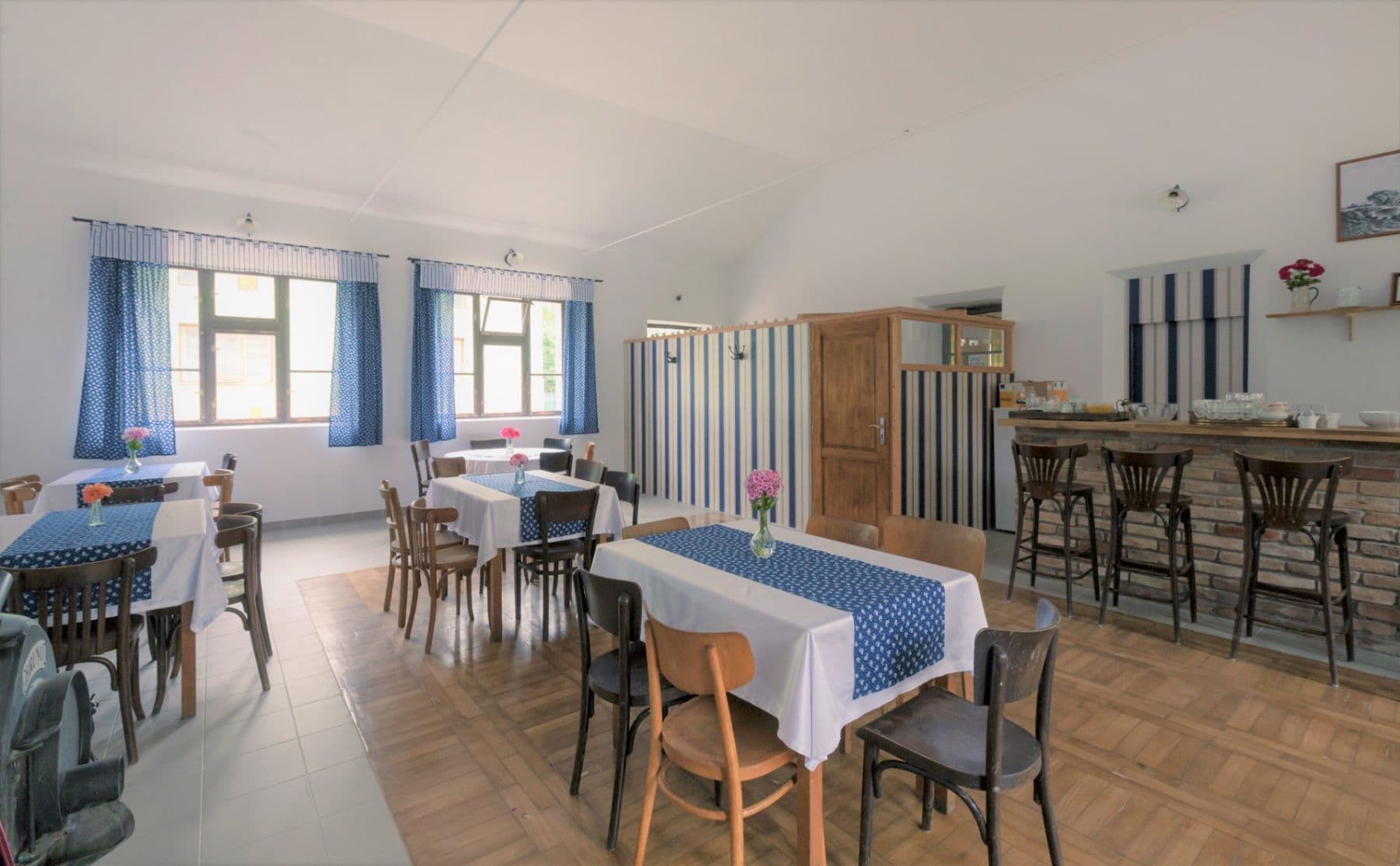 Prenájom nebytového priestoru 180 m², Koštice, Ústecký kraj Prenájom nebytového priestoru 180 m², Koštice, Ústecký kraj