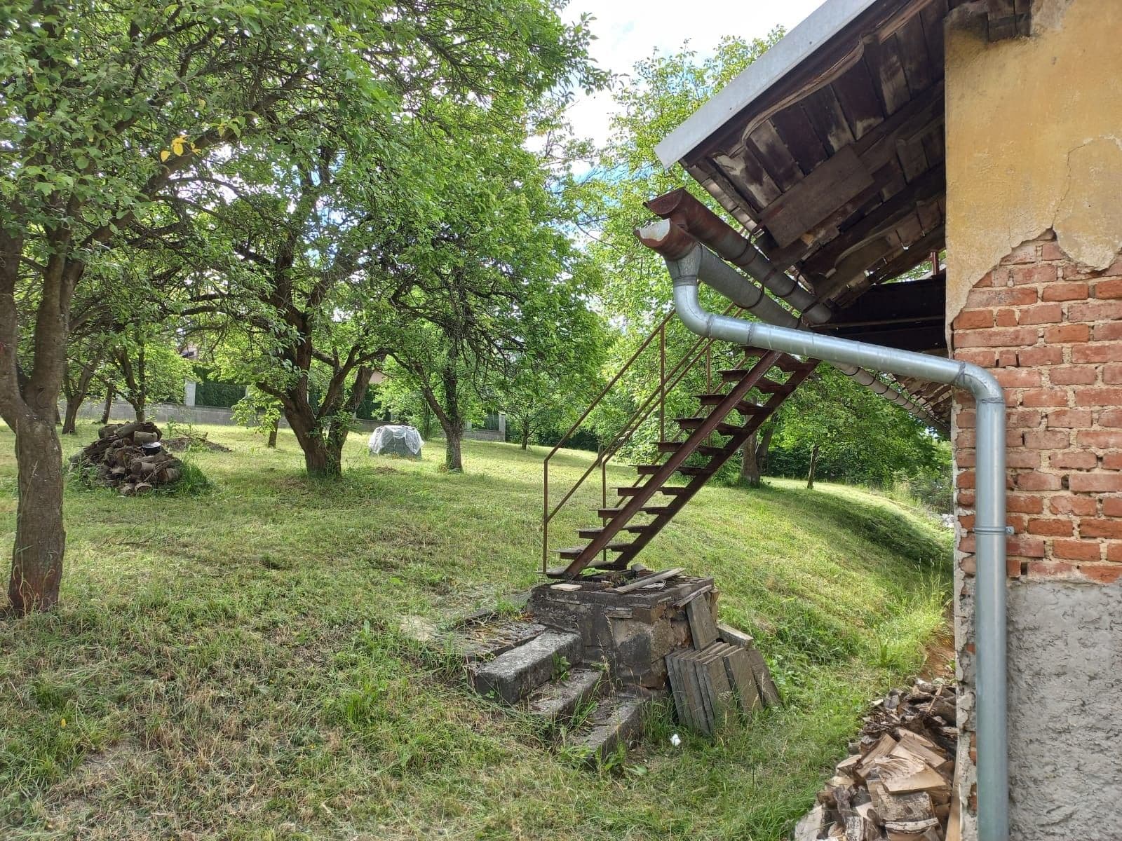 Predaj domu 274 m², pozemek 2.441 m², Hlavní, Březí, Středočeský kraj Predaj domu 274 m², pozemek 2.441 m², Hlavní, Březí, Středočeský kraj