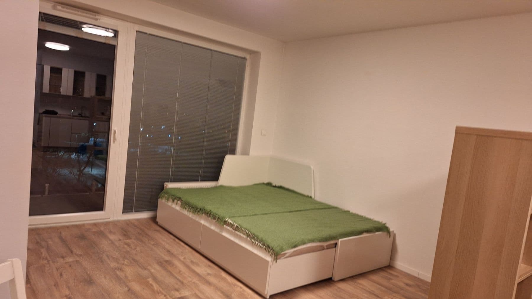 Prenájom bytu 1-izbový 38 m², Lužná, Petržalka, Bratislavský kraj Prenájom bytu 1-izbový 38 m², Lužná, Petržalka, Bratislavský kraj