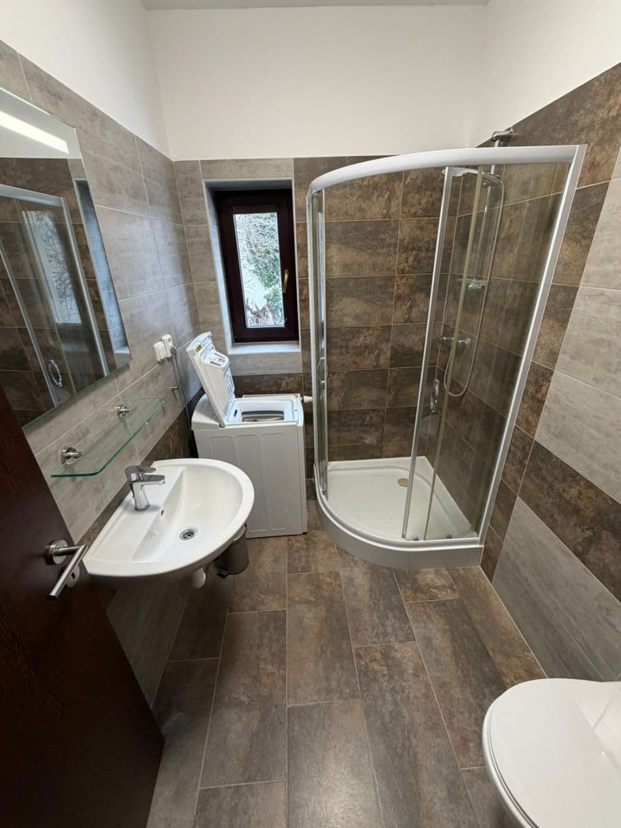 Prenájom bytu 1-izbový 30 m², Poděbradova, Brno, Jihomoravský kraj Prenájom bytu 1-izbový 30 m², Poděbradova, Brno, Jihomoravský kraj