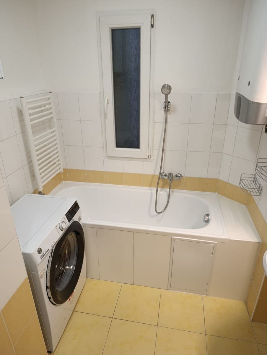 Prenájom bytu 3-izbový 81 m², Křenová, Brno, Jihomoravský kraj Prenájom bytu 3-izbový 81 m², Křenová, Brno, Jihomoravský kraj