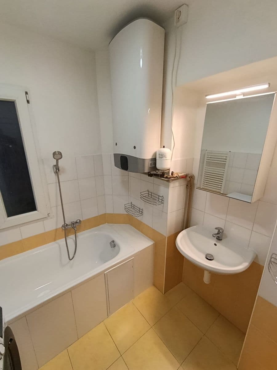 Prenájom bytu 3-izbový 81 m², Křenová, Brno, Jihomoravský kraj Prenájom bytu 3-izbový 81 m², Křenová, Brno, Jihomoravský kraj