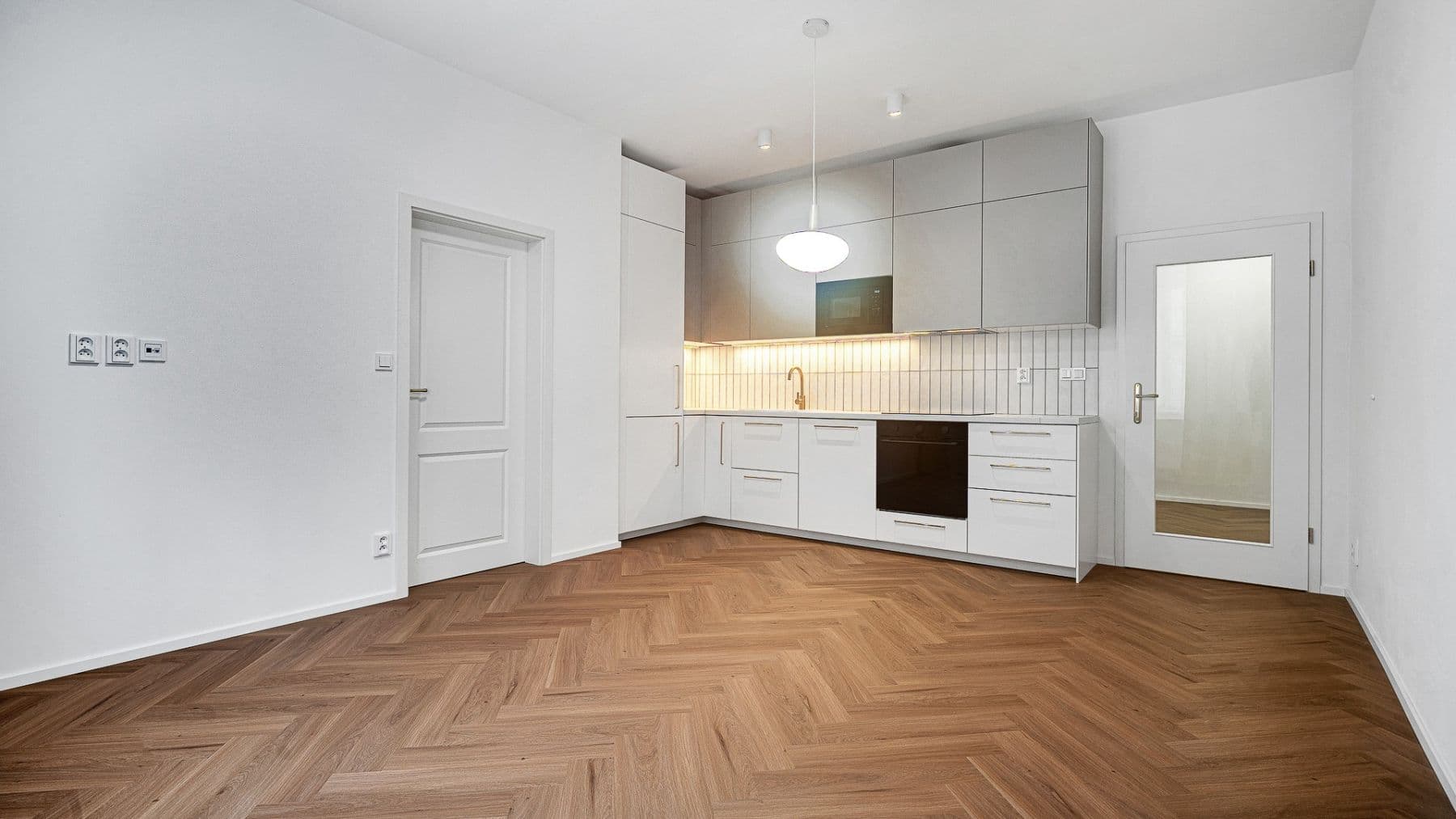 Predaj bytu 3-izbový 70 m², Argentinská, Praha, Praha Predaj bytu 3-izbový 70 m², Argentinská, Praha, Praha
