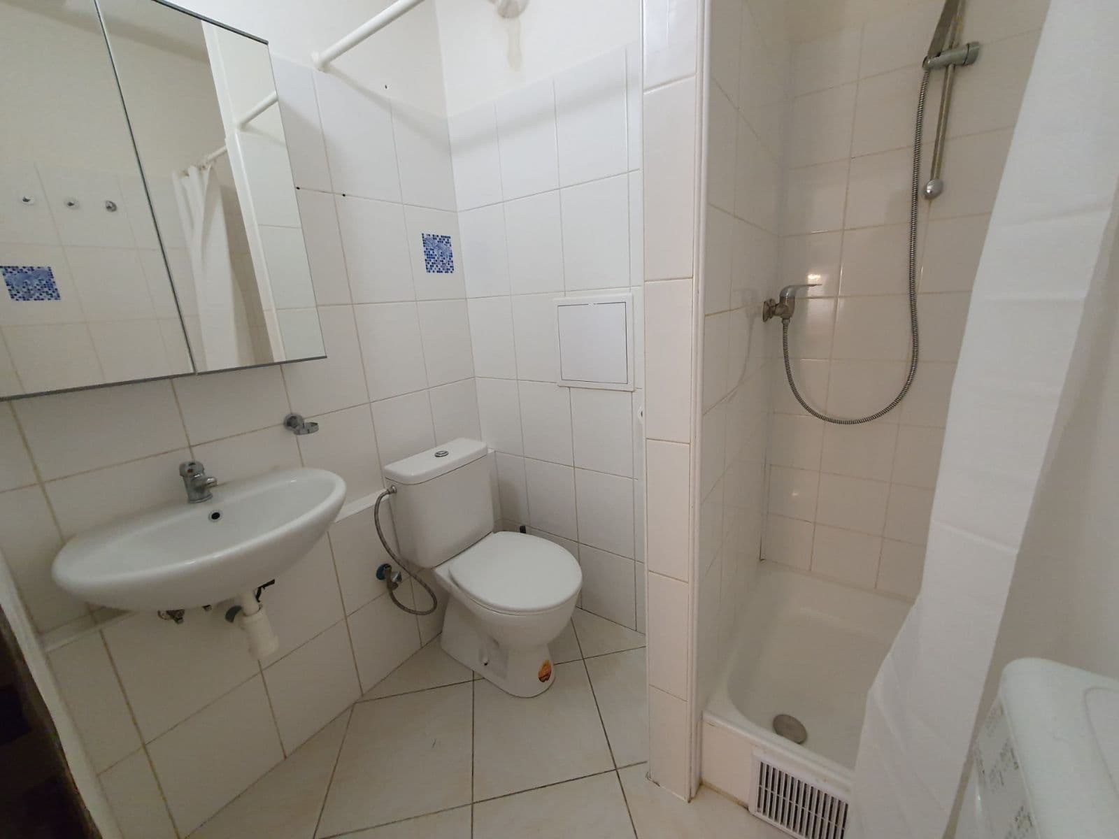 Prenájom bytu 1-izbový 20 m², Jedovnická, Brno, Jihomoravský kraj Prenájom bytu 1-izbový 20 m², Jedovnická, Brno, Jihomoravský kraj