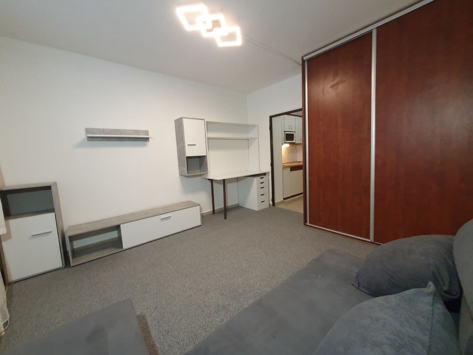 Prenájom bytu 1-izbový 20 m², Jedovnická, Brno, Jihomoravský kraj Prenájom bytu 1-izbový 20 m², Jedovnická, Brno, Jihomoravský kraj