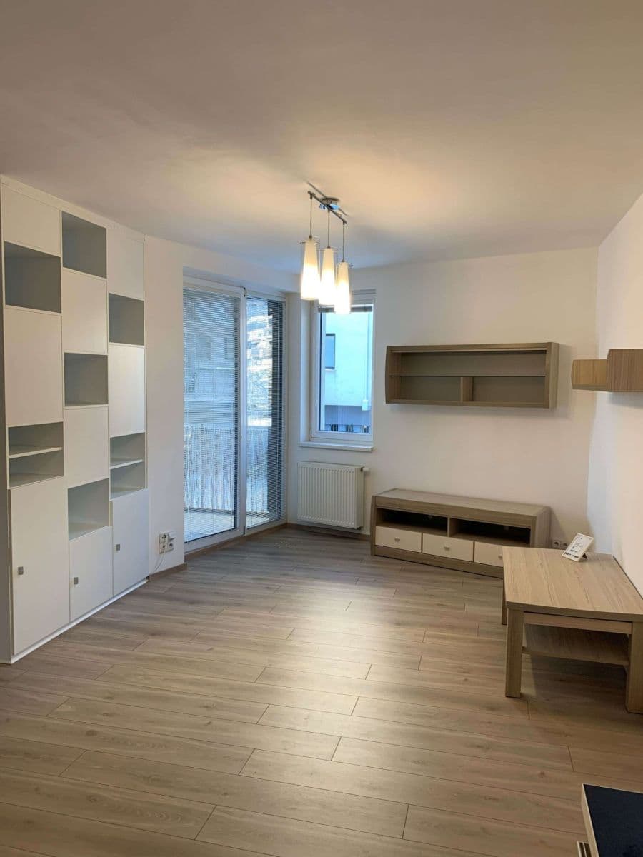 Prenájom bytu 2-izbový 55 m², Makedonská, Praha, Praha Prenájom bytu 2-izbový 55 m², Makedonská, Praha, Praha