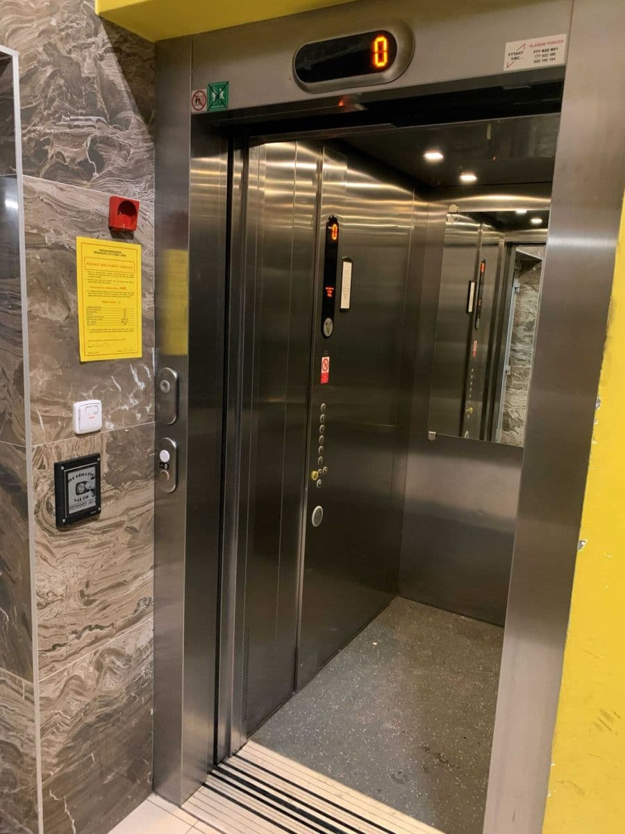 Prenájom bytu 2-izbový 55 m², Makedonská, Praha, Praha Prenájom bytu 2-izbový 55 m², Makedonská, Praha, Praha