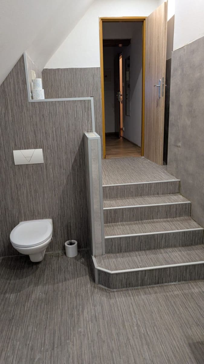 Prenájom bytu 5-izbový 126 m², Osvoboditelů, Hlučín, Moravskoslezský kraj Prenájom bytu 5-izbový 126 m², Osvoboditelů, Hlučín, Moravskoslezský kraj