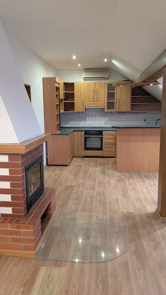 Prenájom bytu 5-izbový 126 m², Osvoboditelů, Hlučín, Moravskoslezský kraj Prenájom bytu 5-izbový 126 m², Osvoboditelů, Hlučín, Moravskoslezský kraj