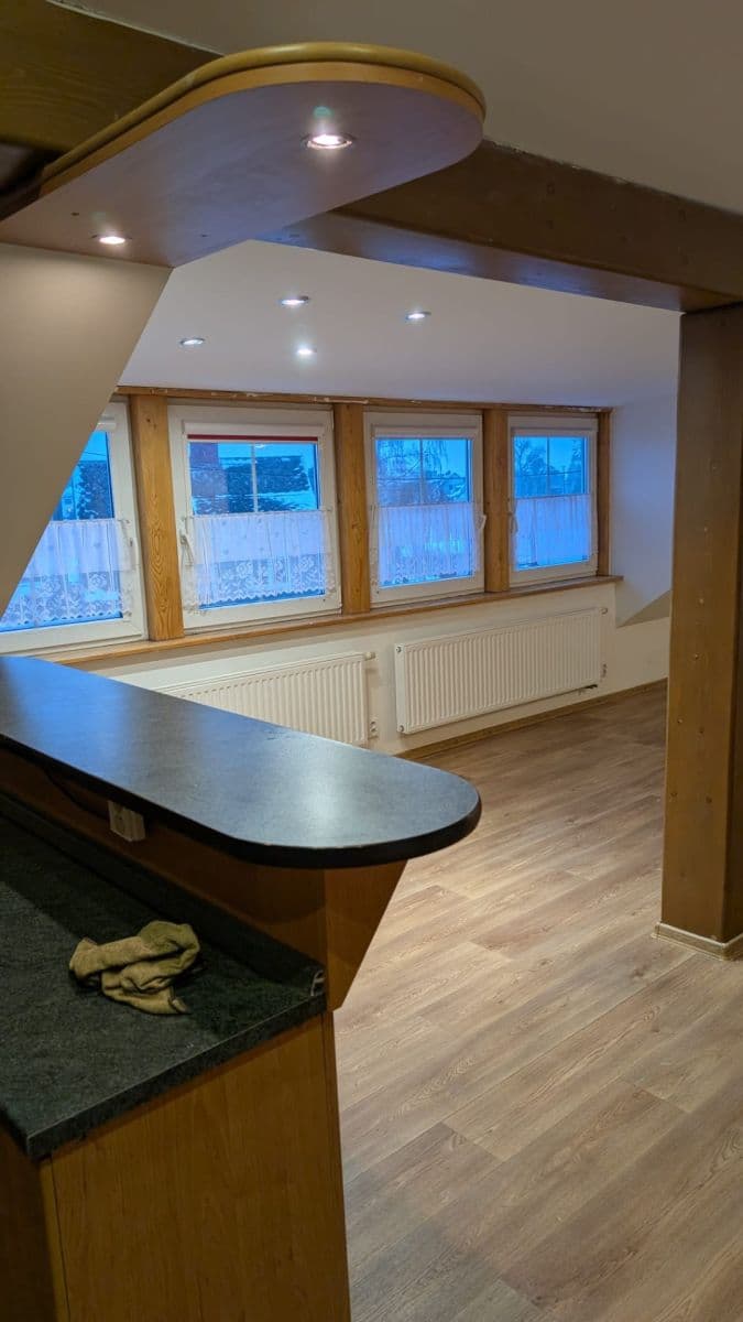 Prenájom bytu 5-izbový 126 m², Osvoboditelů, Hlučín, Moravskoslezský kraj Prenájom bytu 5-izbový 126 m², Osvoboditelů, Hlučín, Moravskoslezský kraj