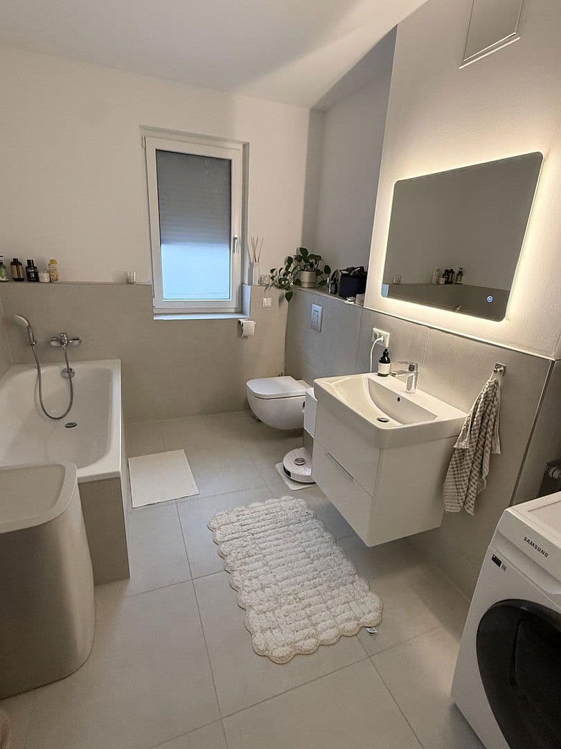 Predaj bytu 3-izbový 87 m², Berlin, Berlín Predaj bytu 3-izbový 87 m², Berlin, Berlín