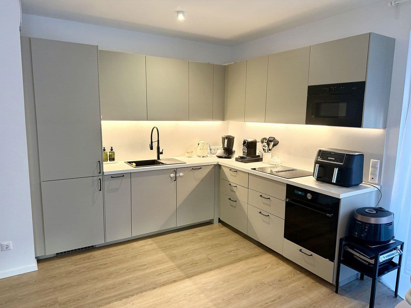 Predaj bytu 3-izbový 87 m², Berlin, Berlín Predaj bytu 3-izbový 87 m², Berlin, Berlín
