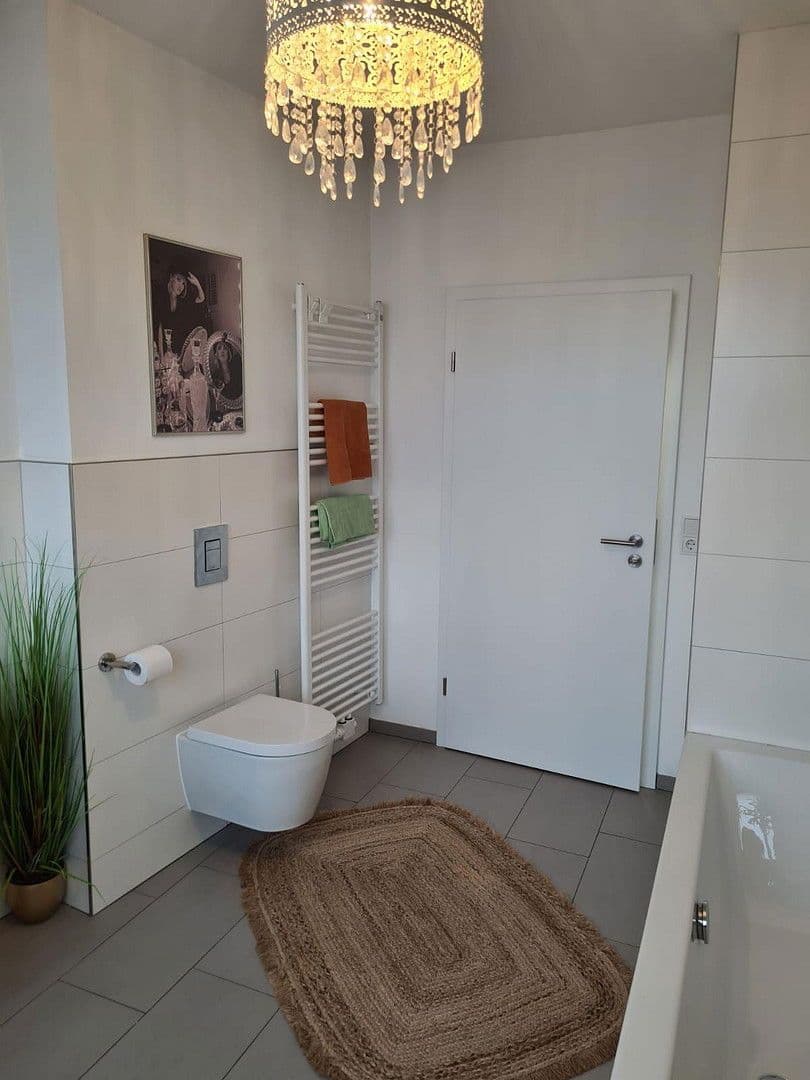 Prenájom bytu 4-izbový 136 m², Markt Str. 13, Rehburg-Loccum, Dolné Sasko Prenájom bytu 4-izbový 136 m², Markt Str. 13, Rehburg-Loccum, Dolné Sasko