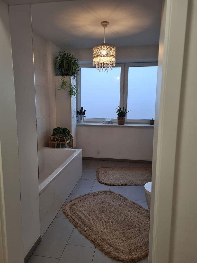 Prenájom bytu 4-izbový 136 m², Markt Str. 13, Rehburg-Loccum, Dolné Sasko Prenájom bytu 4-izbový 136 m², Markt Str. 13, Rehburg-Loccum, Dolné Sasko