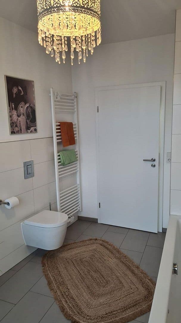 Prenájom bytu 4-izbový 136 m², Markt Str. 13, Rehburg-Loccum, Dolné Sasko Prenájom bytu 4-izbový 136 m², Markt Str. 13, Rehburg-Loccum, Dolné Sasko