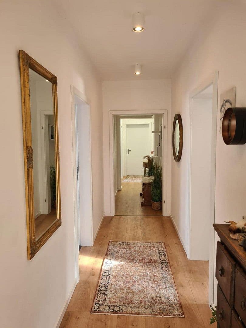 Prenájom bytu 4-izbový 136 m², Markt Str. 13, Rehburg-Loccum, Dolné Sasko Prenájom bytu 4-izbový 136 m², Markt Str. 13, Rehburg-Loccum, Dolné Sasko