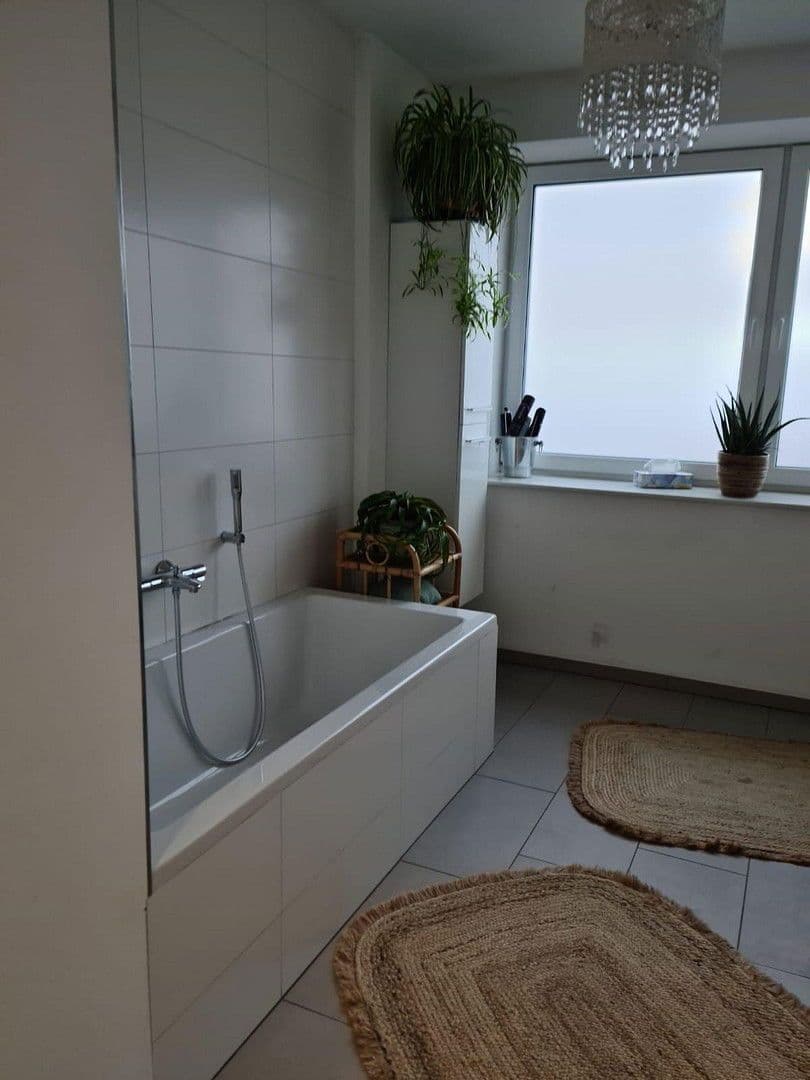 Prenájom bytu 4-izbový 136 m², Markt Str. 13, Rehburg-Loccum, Dolné Sasko Prenájom bytu 4-izbový 136 m², Markt Str. 13, Rehburg-Loccum, Dolné Sasko