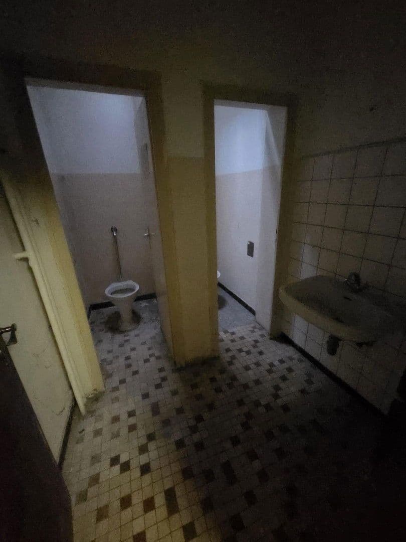 Prenájom nebytového priestoru 120 m², Hilgardring 46, Kaiserslautern, Porýnie-Falcko Prenájom nebytového priestoru 120 m², Hilgardring 46, Kaiserslautern, Porýnie-Falcko