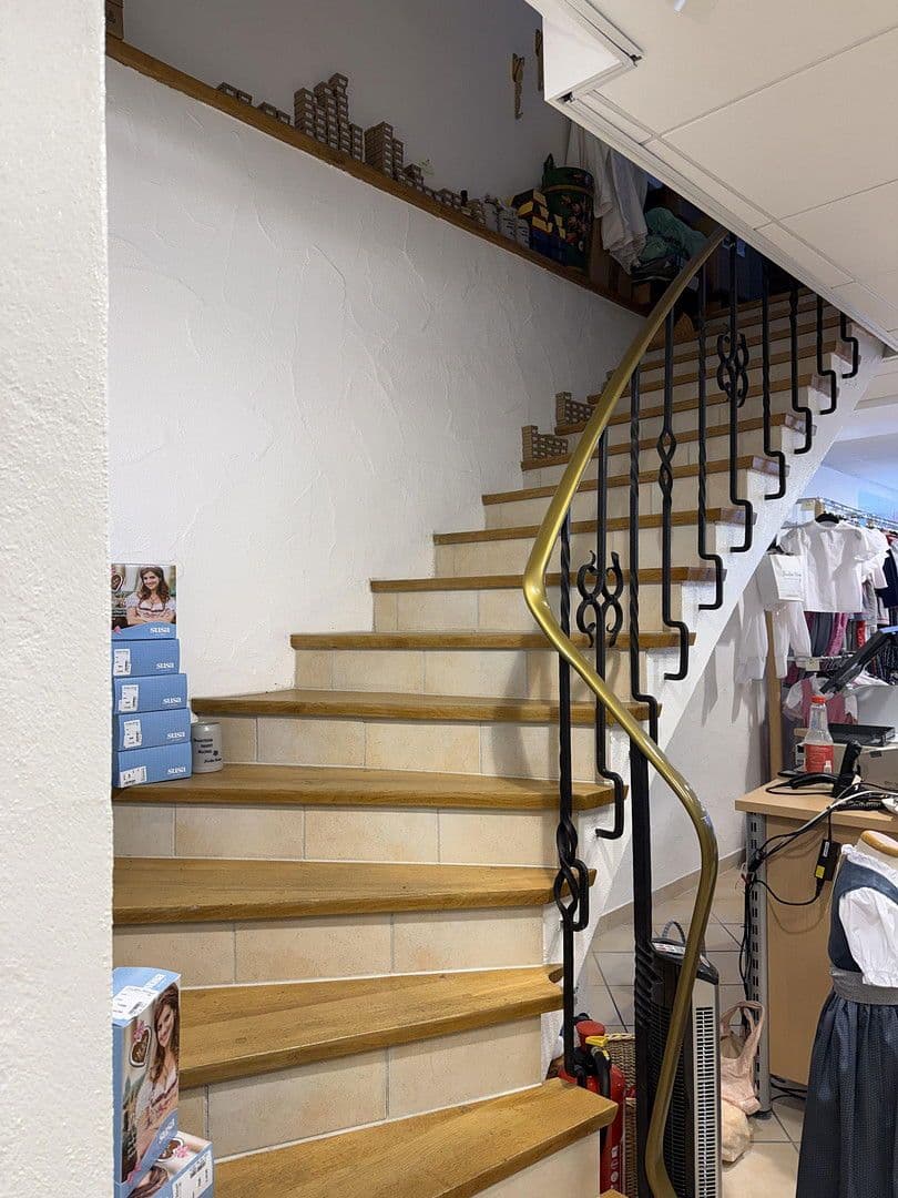 Prenájom nebytového priestoru 85 m², Obermarkt 39, Mittenwald, Bavorsko Prenájom nebytového priestoru 85 m², Obermarkt 39, Mittenwald, Bavorsko