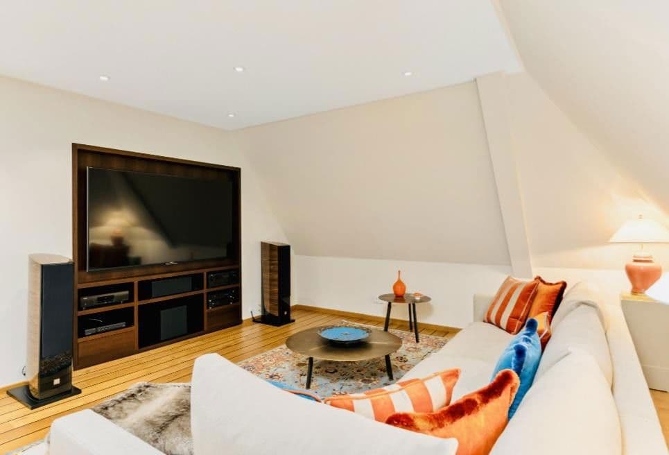 Predaj domu 467 m², pozemek 2.646 m², Bremen, Brémy Predaj domu 467 m², pozemek 2.646 m², Bremen, Brémy