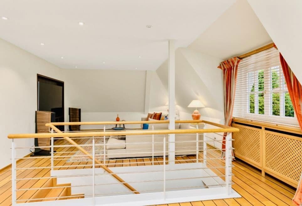 Predaj domu 467 m², pozemek 2.646 m², Bremen, Brémy Predaj domu 467 m², pozemek 2.646 m², Bremen, Brémy