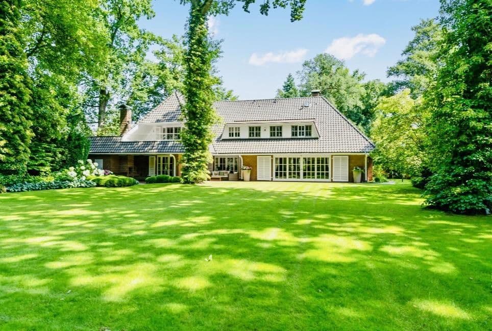 Predaj domu 467 m², pozemek 2.646 m², Bremen, Brémy Predaj domu 467 m², pozemek 2.646 m², Bremen, Brémy