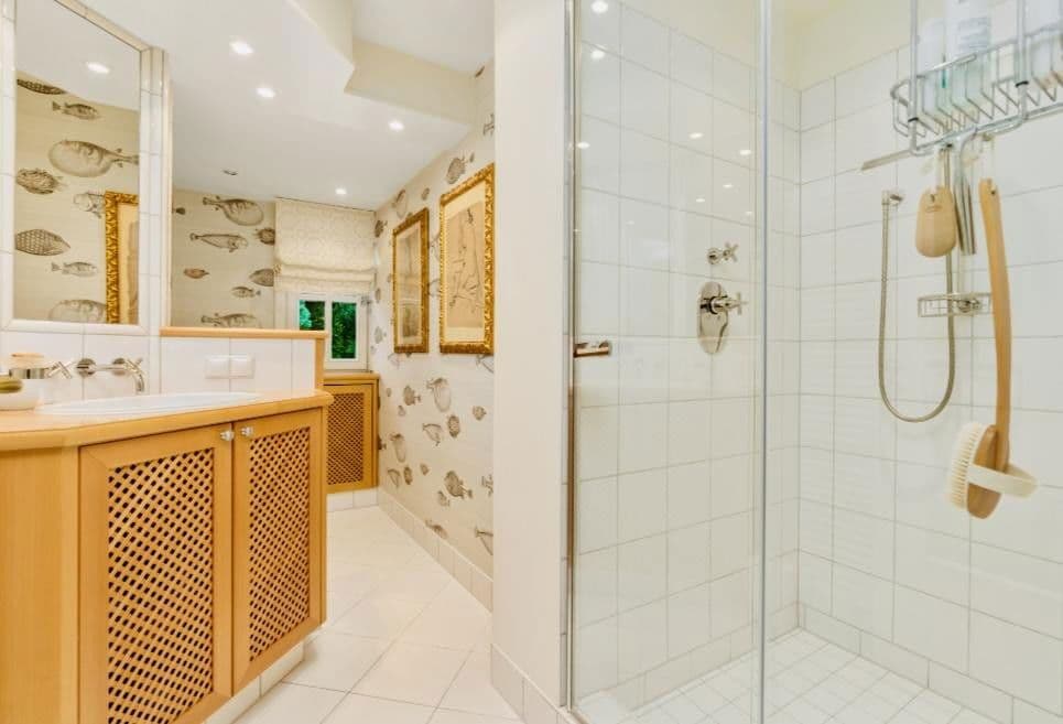 Predaj domu 467 m², pozemek 2.646 m², Bremen, Brémy Predaj domu 467 m², pozemek 2.646 m², Bremen, Brémy