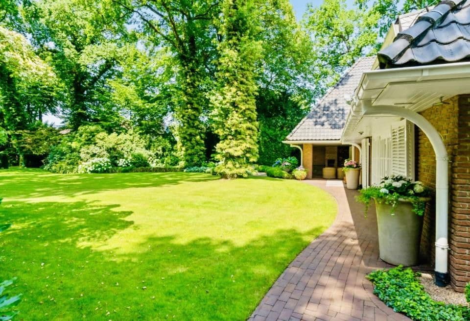 Predaj domu 467 m², pozemek 2.646 m², Bremen, Brémy Predaj domu 467 m², pozemek 2.646 m², Bremen, Brémy