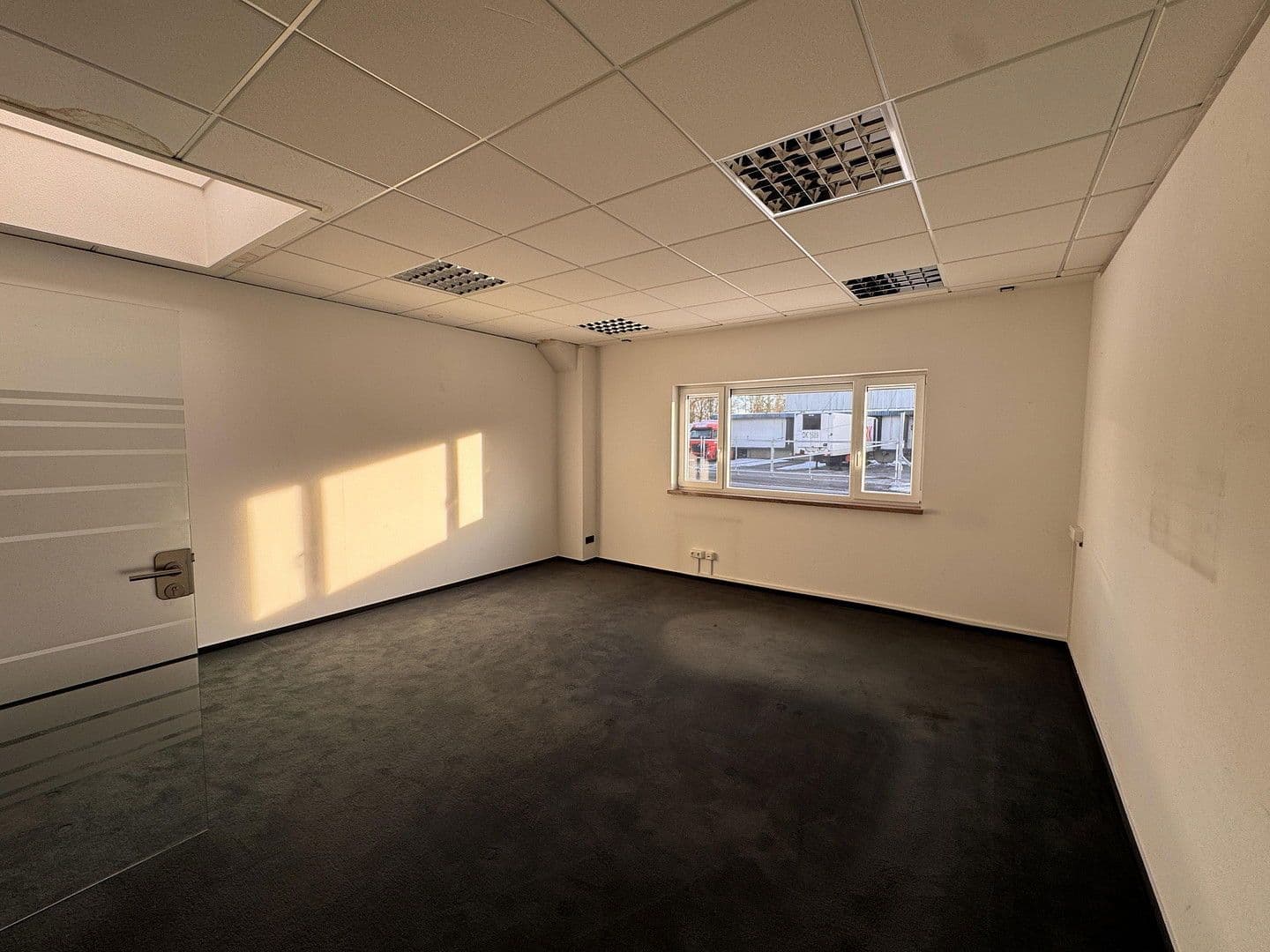 Prenájom nebytového priestoru 988 m², Otto-Kipp-Straße 2, Scharbeutz, Šlezvicko-Holštajnsko Prenájom nebytového priestoru 988 m², Otto-Kipp-Straße 2, Scharbeutz, Šlezvicko-Holštajnsko