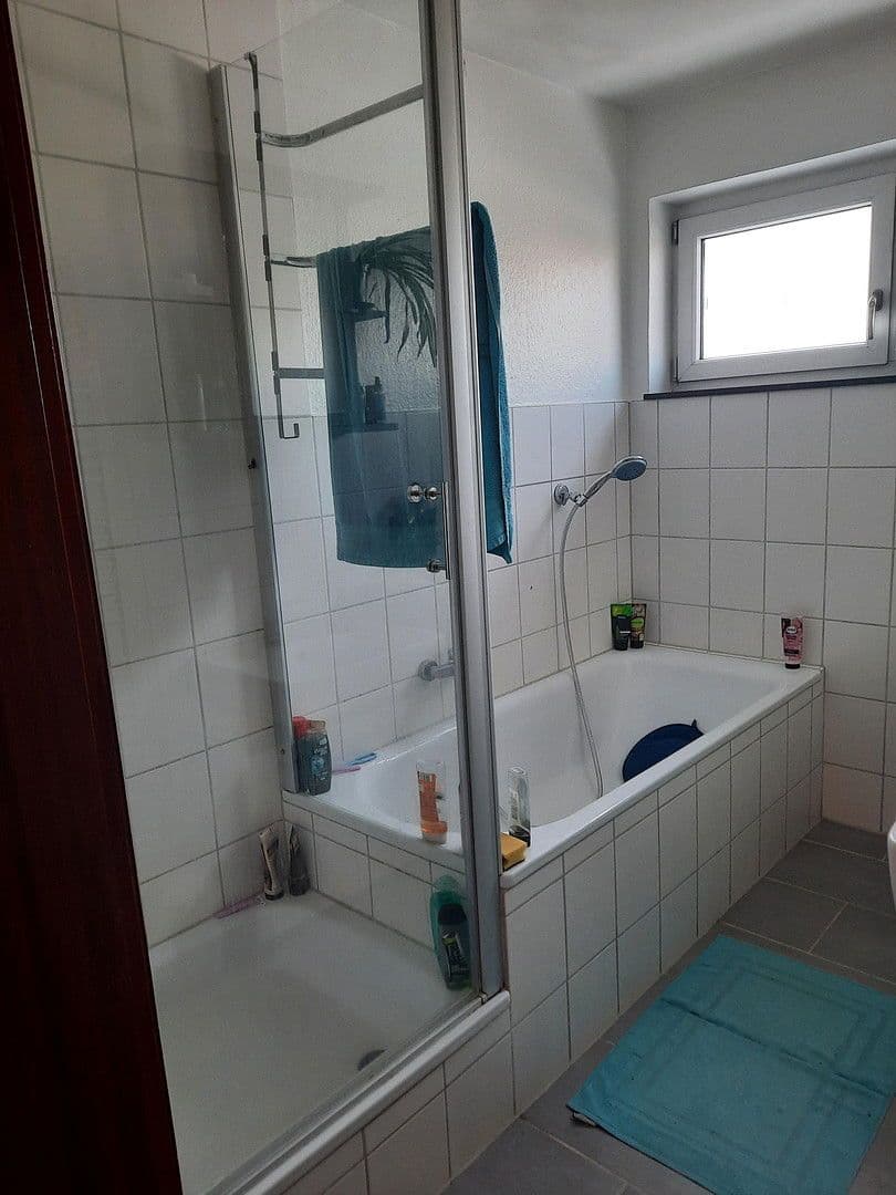 Prenájom bytu 4-izbový 111 m², Flachsrotten 20, Göttingen, Dolné Sasko Prenájom bytu 4-izbový 111 m², Flachsrotten 20, Göttingen, Dolné Sasko