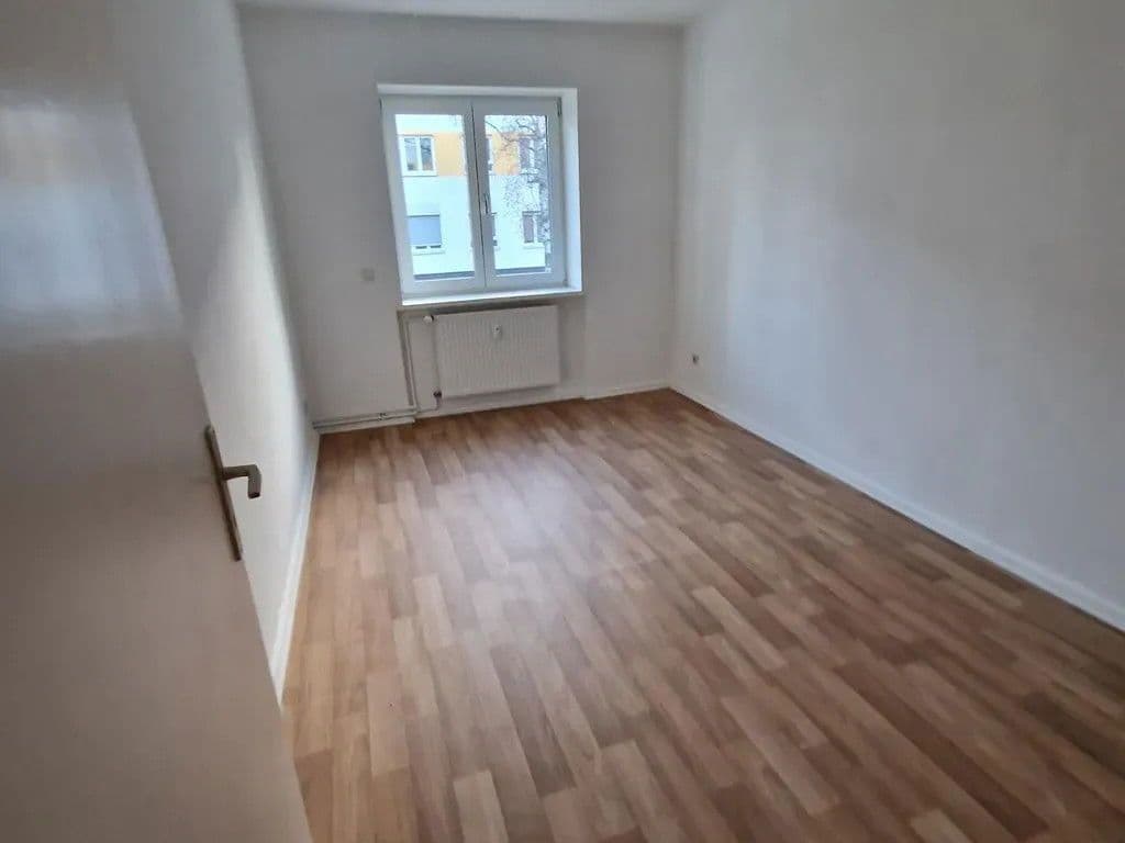 Prenájom bytu 4-izbový 85 m², Kisselnallee, Berlin-Bezirk Spandau, Berlín Prenájom bytu 4-izbový 85 m², Kisselnallee, Berlin-Bezirk Spandau, Berlín