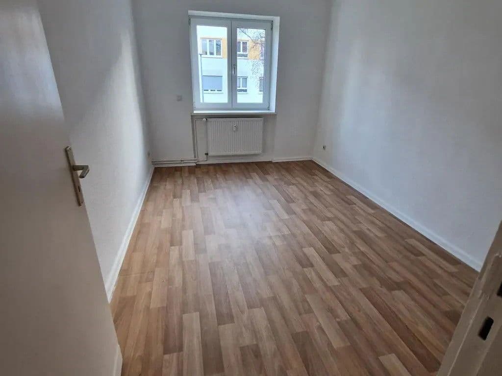 Prenájom bytu 4-izbový 85 m², Kisselnallee, Berlin-Bezirk Spandau, Berlín Prenájom bytu 4-izbový 85 m², Kisselnallee, Berlin-Bezirk Spandau, Berlín