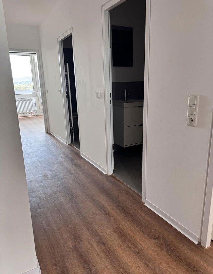 Prenájom bytu 5-izbový 92 m², Am Wehr 1, Liederbach am Taunus, Hesensko Prenájom bytu 5-izbový 92 m², Am Wehr 1, Liederbach am Taunus, Hesensko