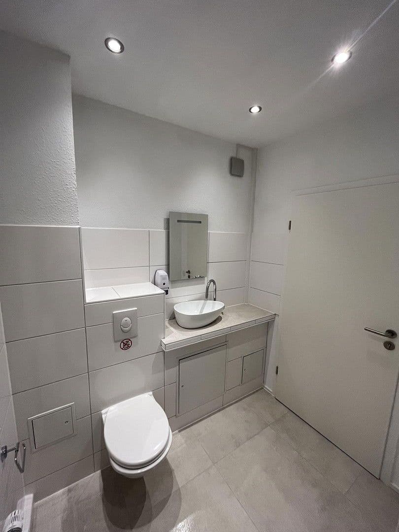 Prenájom kancelárie 67 m², Wettin-Löbejün, Sasko-Anhaltsko Prenájom kancelárie 67 m², Wettin-Löbejün, Sasko-Anhaltsko