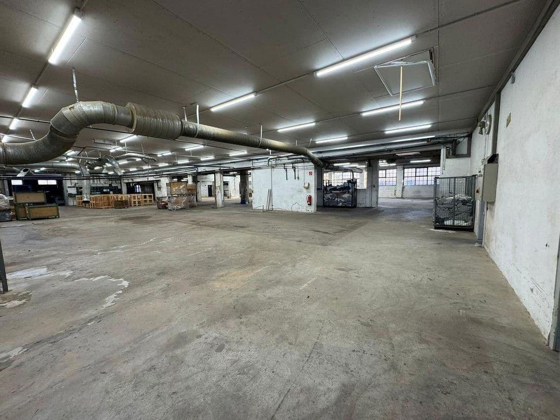 Prenájom nebytového priestoru 3.216 m², Balve, Severné Porýnie - Westfálsko Prenájom nebytového priestoru 3.216 m², Balve, Severné Porýnie - Westfálsko