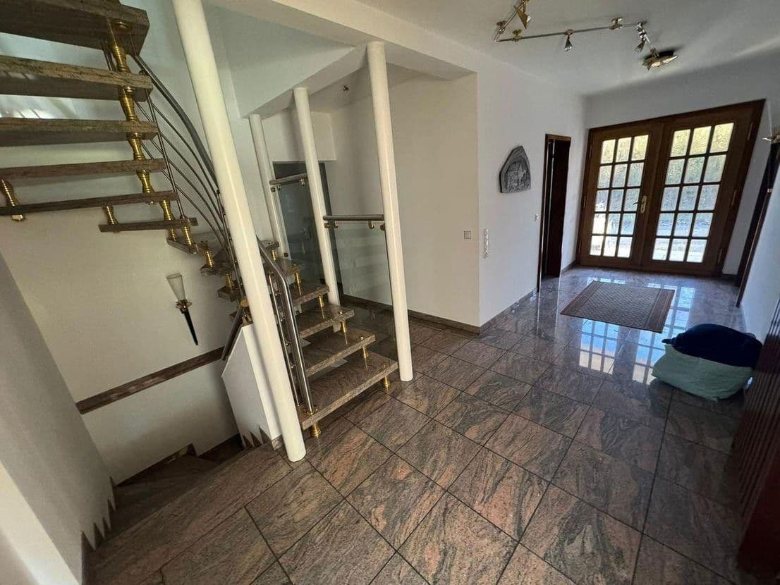 Prenájom nebytového priestoru 3.216 m², Balve, Severné Porýnie - Westfálsko Prenájom nebytového priestoru 3.216 m², Balve, Severné Porýnie - Westfálsko